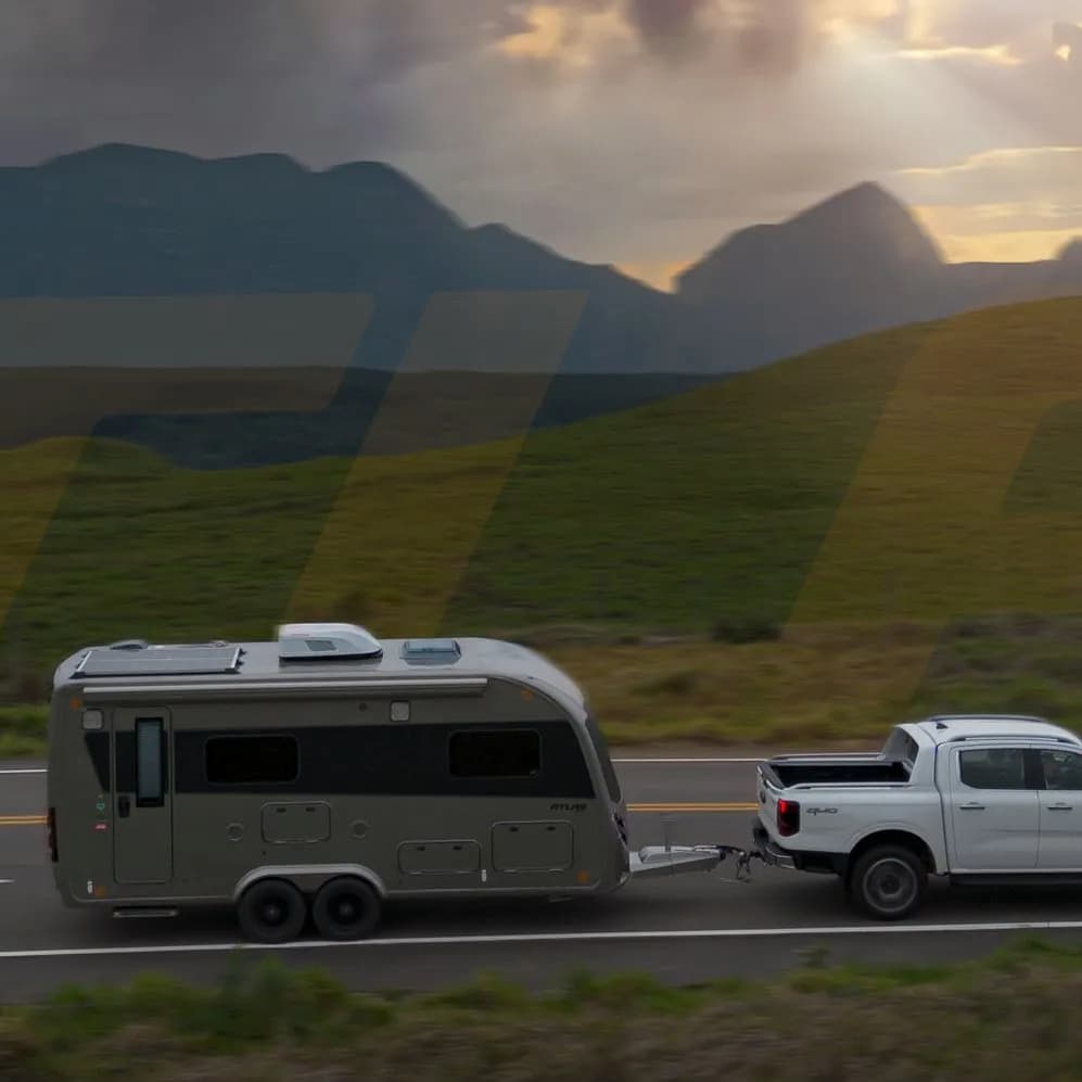 Atlas 6000: Luxo e Conforto em todos os detalhes. Conheça a nova pintura Prata Steel.