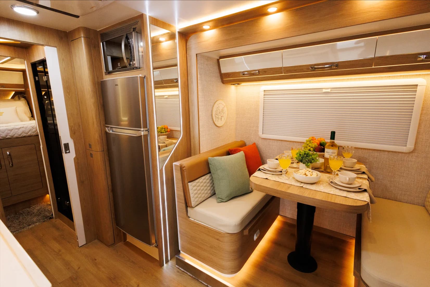 Aura 870 - Interior 20