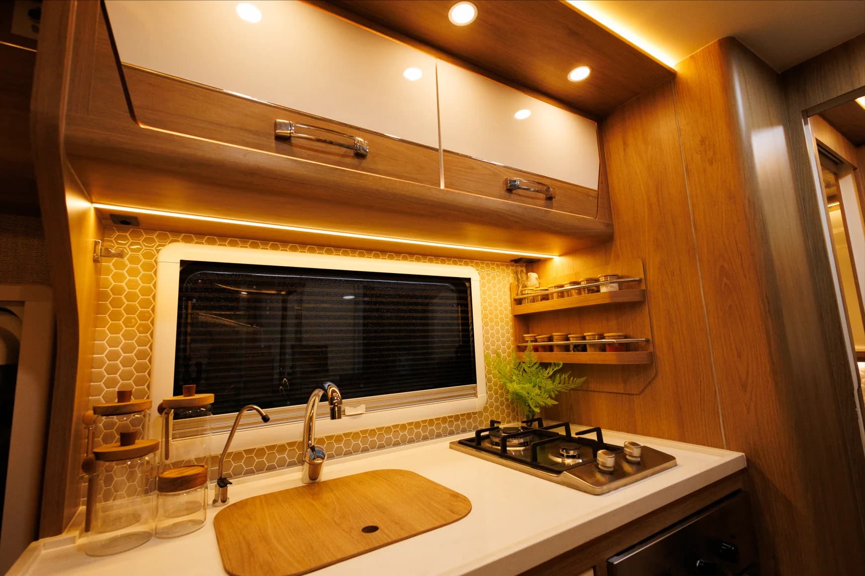 Aura 870 - Interior 21