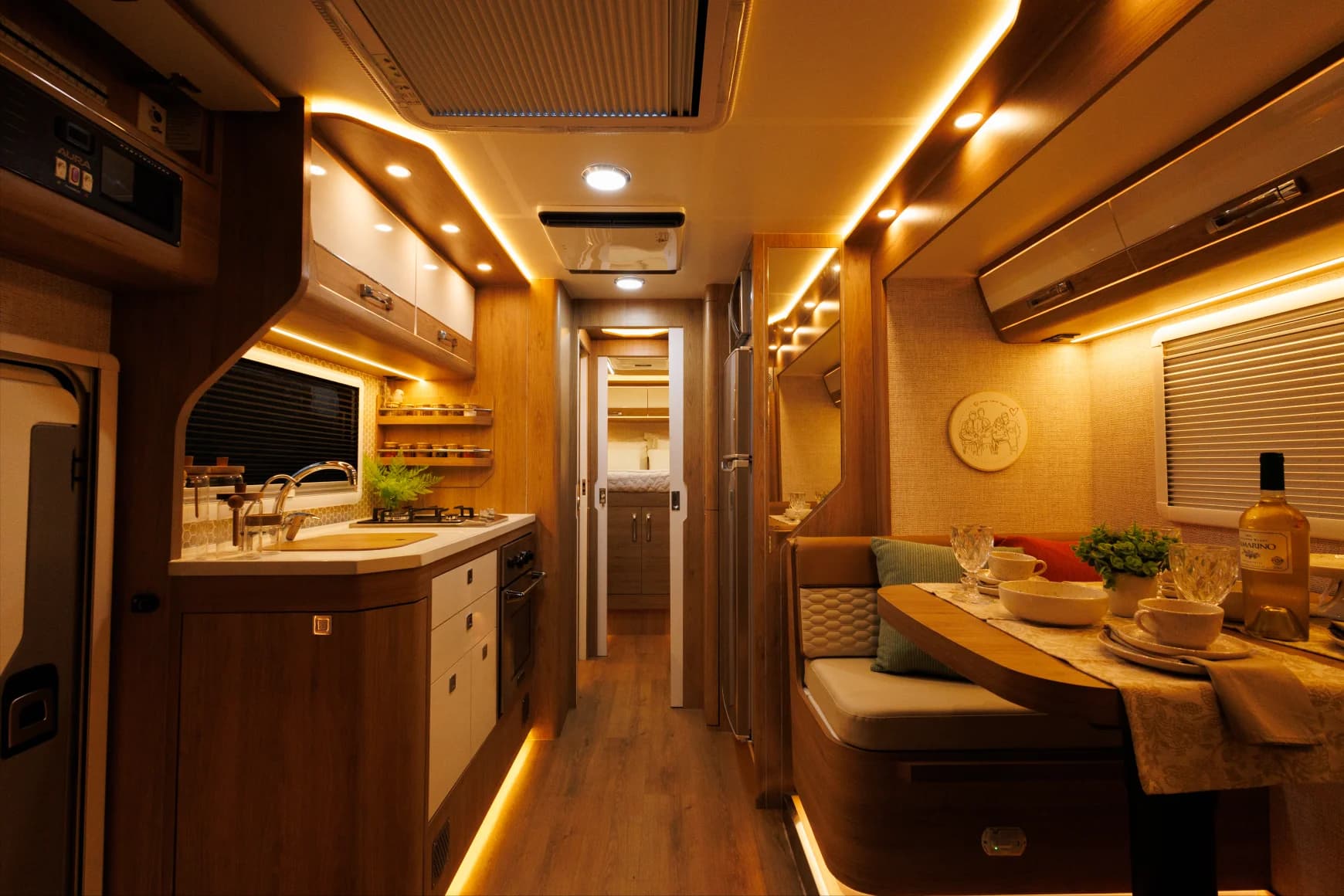 Aura 870 - Interior 22