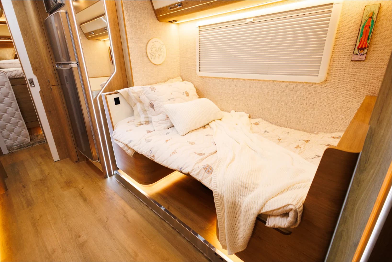 Aura 870 - Interior 30