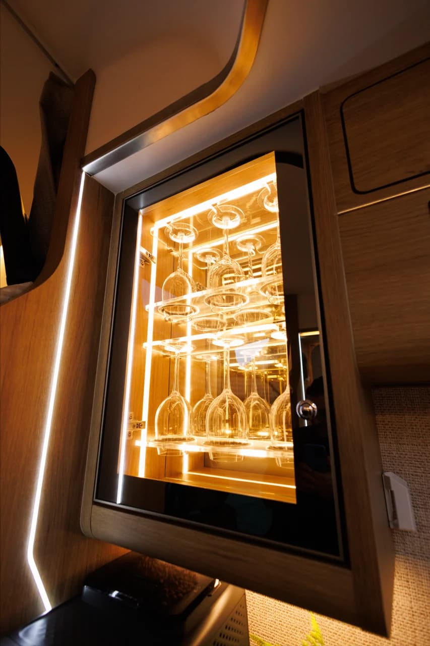 Aura 870 - Interior 32