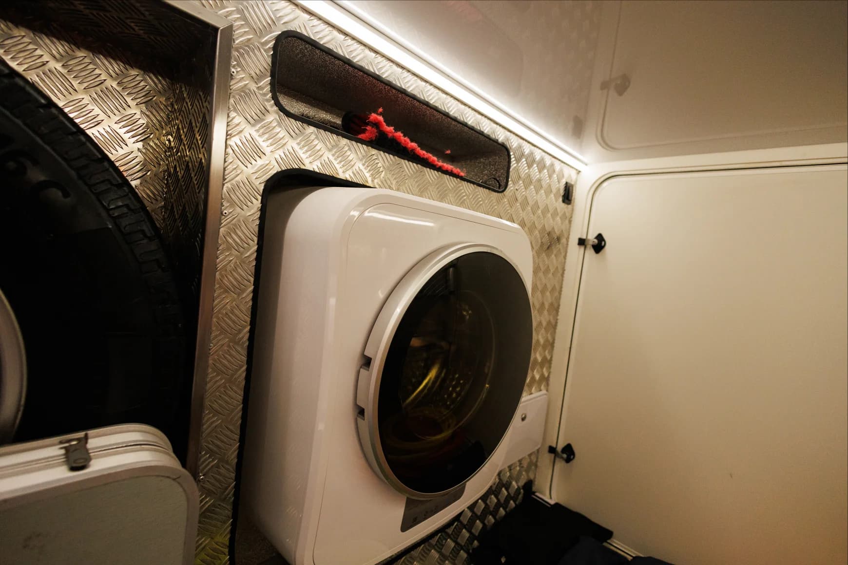 Aura 870 - Interior 36