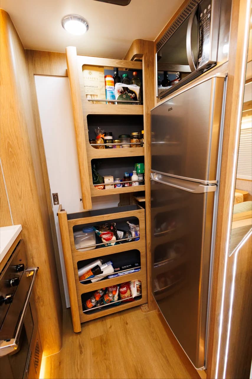 Aura 870 - Interior 24